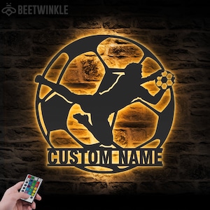 Arte de parede de metal personalizada para jogador de futebol, luz LED, placa com nome de goleiro de futebol, decoração para casa, berçário de menino e criança, decoração de natal