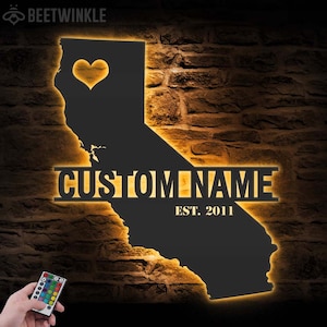 Arte de pared de metal con mapa de California personalizado, luz LED, letrero con nombre del estado de California personalizado, decoración para el hogar, decoración de "nacido en California", inauguración de la casa
