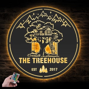 Custom Treehouse Cabin Life Metal Wall Art LED-licht Gepersonaliseerde Boomhut Naambord Woondecoratie Bergbos Camping Decoratie Xmas