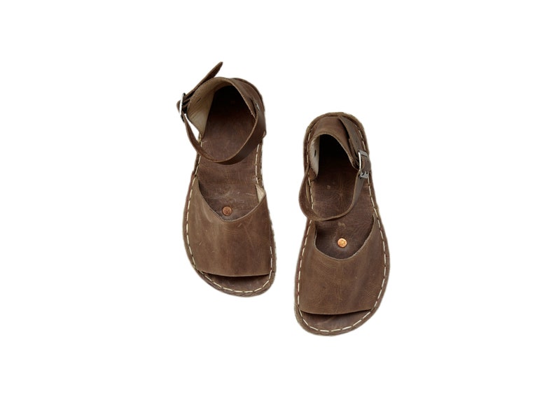 Sandales de mise à la terre avec rivet en cuivre, sandales aux pieds nus pour femme, chaussures minimalistes, semelle en cuir image 1