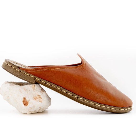 Aggregate 75+ mens leather slippers canada dedaotaonec