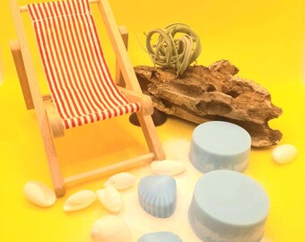Highly scented wax melts. Small or large. Vegan, cruelty free and hand poured.
