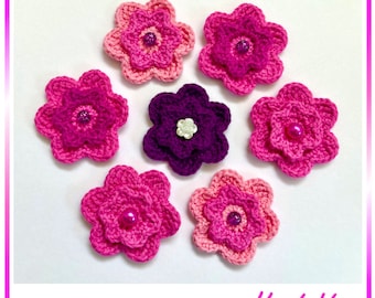 Patrón de flor de crochet para apliques, broches y accesorios para el cabello. Tutorial fotográfico paso a paso (descarga en PDF).