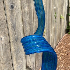 Glass yard art  glass garden stakes side curl