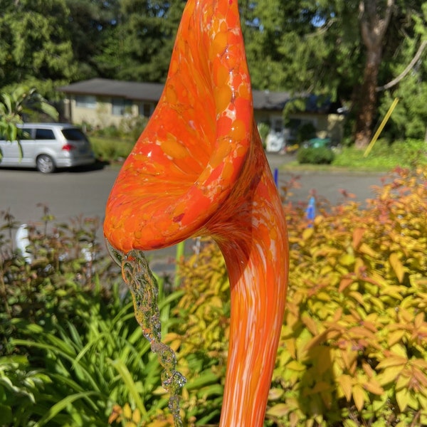 Outdoor fountain water spitter blown glass garden art large flower