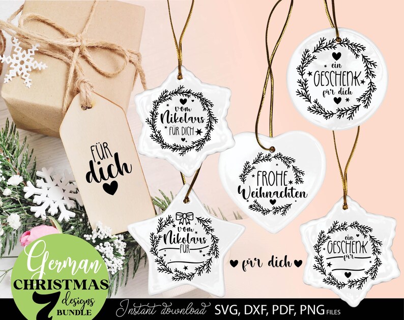 Sammlung aus sieben personalisierbaren Weihnachtsdesigns mit Tannenkränzen, Nikolaus Grüßen, Geschenkanhängern und festlichen Weihnachtsbotschaften. Die Motive zeigen dekorative Kränze aus Tannenzweigen, Herzen, Sterne, Schleifen und klassische Schriftzüge wie „Vom Nikolaus für dich“, „Ein Geschenk für dich“ und „Frohe Weihnachten“. Die elegante schwarzweiße Gestaltung verbindet moderne Handlettering Elemente mit traditioneller Weihnachtsoptik und eignet sich für Geschenke, Verpackungen.