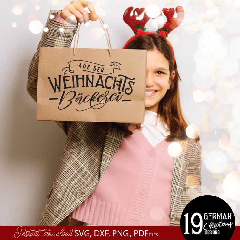 Großes Bundle mit personalisierbaren Weihnachts SVG Designs rund um Plätzchen, Weihnachtsbäckerei und festliche DIY Geschenkideen im modernen handgeschriebenen Stil. Enthalten sind kreative deutsche Sprüche wie „Aus der Weihnachts Bäckerei“, „Plätzchen Zauber“, „Cookies Backmischung“, „Zutaten viel Liebe“ und „Mit Liebe gebacken“. Die stilisierten Weihnachtsmotive eignen sich perfekt für Keksdosen, Backmischungen im Glas, Geschenkverpackungen, Kerzen Tattoos, Schürzen, Küchen Deko.