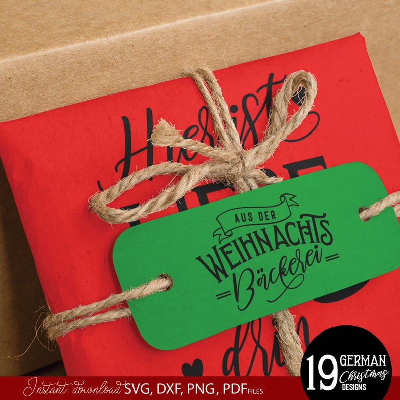 Großes Bundle mit personalisierbaren Weihnachts SVG Designs rund um Plätzchen, Weihnachtsbäckerei und festliche DIY Geschenkideen im modernen handgeschriebenen Stil. Enthalten sind kreative deutsche Sprüche wie „Aus der Weihnachts Bäckerei“, „Plätzchen Zauber“, „Cookies Backmischung“, „Zutaten viel Liebe“ und „Mit Liebe gebacken“. Die stilisierten Weihnachtsmotive eignen sich perfekt für Keksdosen, Backmischungen im Glas, Geschenkverpackungen, Kerzen Tattoos, Schürzen, Küchen Deko.