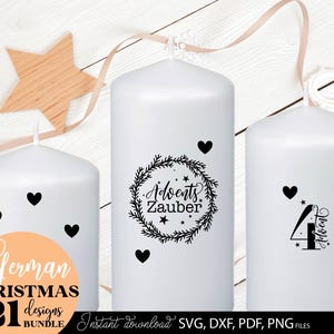 Dekorative Kerzen mit stilvollen Adventszahlen und weihnachtlichen Kranzmotiven. Diese Designs machen sich hervorragend als Blickfang auf festlich gedeckten Tischen oder als dekorative Adventskerzen. Die Kombination aus Herzmotiven und detailreichen Schriftzügen bringt festliche Wärme in jede Wohnung. Ideal für kreative Bastelprojekte, als Geschenkidee oder als stilvolle Ergänzung zur Weihnachtsdekoration im skandinavischen Stil.