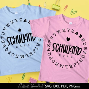 Modernes Schulkind SVG Bundle mit minimalistischen Typografie Designs für Einschulung und Schulstart. Die Motive zeigen den Schriftzug Schulkind mit Jahreszahlen 2024 bis 2027 in Kombination mit kreisförmig angeordnetem Alphabet sowie Stern und Herz Symbolen. Die klaren schwarz weißen Designs wirken modern und kindgerecht zugleich. Ideal für Einschulung Shirts Schultüten Schulstart Deko Kindergeschenke Tassen Taschen Poster und kreative DIY Projekte für Jungen und Mädchen zum ersten Schultag.
