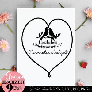 Set aus neun eleganten Herz Designs mit Vögel Motiv und Schriftzug „Herzlichen Glückwunsch zur Hochzeit“ für verschiedene Hochzeitsjubiläen wie Papierhochzeit, Silberhochzeit, Goldene Hochzeit, Diamanten Hochzeit und mehr. Die romantischen Motive eignen sich ideal für Geschenke, Karten, Kissen, Wanddeko und kreative DIY Projekte. Klare Linien, moderne Typografie und liebevolle Details machen diese Designs perfekt für Paare und besondere Jubiläumsanlässe im deutschsprachigen Raum.
