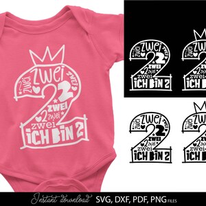 Verspieltes SVG Geburtstagsdesign mit Zahl 2 und Schriftzug Ich bin 2 kombiniert mit kreativer Typografie, Sternen, Herzen und dekorativen Elementen. Modernes Layout mit kindgerechtem Stil eignet sich perfekt für Kleinkinder Geburtstag. Ideal für DIY Projekte wie T-Shirts, Bodys, Partydekoration oder personalisierte Geschenke zum zweiten Geburtstag. Hochwertiges Plotter Motiv für kreative Designs rund um Kindergeburtstag und besondere Erinnerungsmomente.