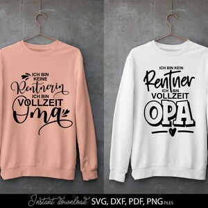 Kreatives Rentner SVG Bundle mit deutschen Sprüchen rund um Ruhestand, Rente und humorvolle Lebensweisheiten. Enthält moderne Typografie Designs wie „Ich bin im Ruhestand“, „Vollzeit Opa“, „Alt genug für die Rente“ sowie dekorative Schriftzüge für Männer und Frauen. Ideal für DIY Projekte wie T-Shirts, Tassen, Geschenke zum Renteneintritt oder personalisierte Dekoration. Perfekt geeignet für Plotterarbeiten mit stilvollen und lustigen Designs für den neuen Lebensabschnitt.