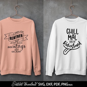 Humorvolles SVG Bundle mit Rentner Sprüchen und kreativen Typografie Designs rund um Ruhestand, Rente und Lebensfreude. Enthält verschiedene Schriftzüge mit lustigen Aussagen, dekorativen Elementen wie Palmen, Sonnen, Werkzeugen und verspielten Fonts. Perfekt geeignet für DIY Projekte wie T-Shirts, Tassen, Geschenke oder personalisierte Dekoration zum Renteneintritt. Ideal als Plotter Datei für kreative Designs mit Humor und Motivation für den neuen Lebensabschnitt.