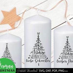 Liebevoll gestaltetes Weihnachtsdesign mit eleganter Schleife, Sternen und Tannenzweigen, perfekt für personalisierte Geschenke, Tischdekorationen, Karten und kreative Bastelprojekte. Individuell anpassbar für Namen oder Initialen, um eine festliche Stimmung zu schaffen. Die grafischen Elemente ermöglichen vielseitige Anwendungen in DIY-Projekten, Scrapbooking, Geschenkanhängern oder Weihnachtskarten und bieten eine charmante, handwerkliche Gestaltungsmöglichkeit für Familien.