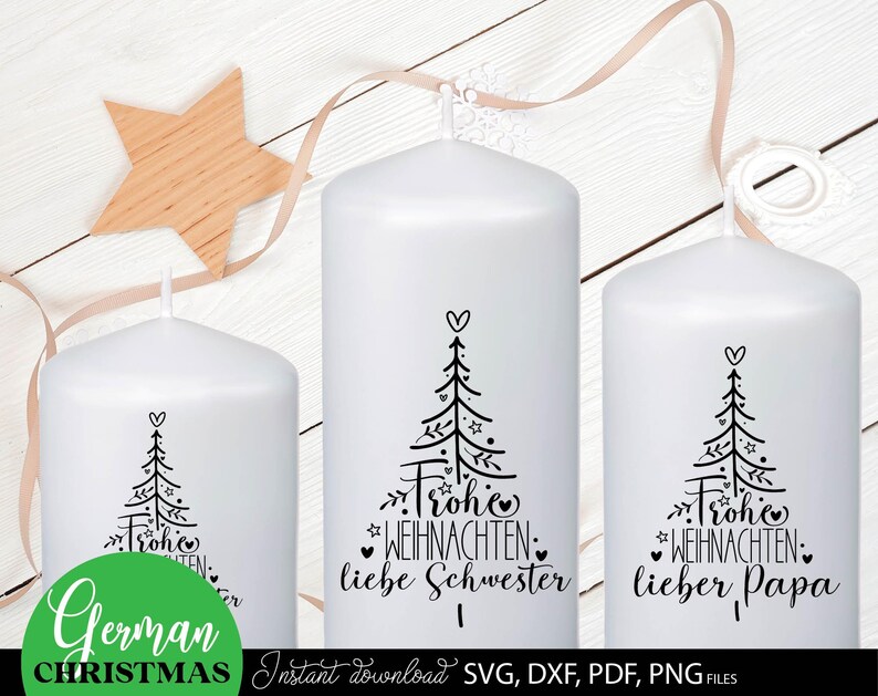 Liebevoll gestaltetes Weihnachtsdesign mit eleganter Schleife, Sternen und Tannenzweigen, perfekt für personalisierte Geschenke, Tischdekorationen, Karten und kreative Bastelprojekte. Individuell anpassbar für Namen oder Initialen, um eine festliche Stimmung zu schaffen. Die grafischen Elemente ermöglichen vielseitige Anwendungen in DIY-Projekten, Scrapbooking, Geschenkanhängern oder Weihnachtskarten und bieten eine charmante, handwerkliche Gestaltungsmöglichkeit für Familien.