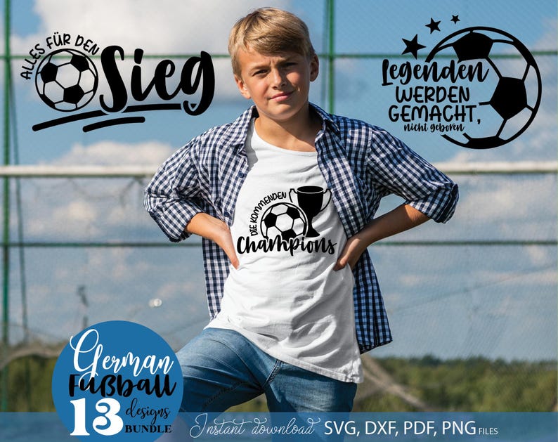 Fußball SVG Bundle mit deutschen Sprüchen für die ganze Familie wie „Stolzer Fußball Papa“, „Fußball Mama“, „Opa“, „Bruder“ und „Schwester“. Enthält sportliche Designs mit Fußball Motiven, Flammen, Pokalen und Team Sprüchen. Perfekt geeignet für DIY Projekte wie T-Shirts, Hoodies, Fan Kleidung oder Geschenke für Fußballfans, Familien und Vereinsmitglieder.