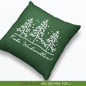 Minimalistisches Weihnachtsmotiv mit drei stilisierten Tannenbäumen, sanft fallenden Schneeflocken und dem handgeschriebenen Schriftzug „Frohe Weihnachten“. Die schlichte Schwarz-Weiß-Illustration verbindet moderne Linienführung mit zeitloser Winterästhetik und eignet sich hervorragend für elegante Weihnachtsdekorationen, festliche Wohnaccessoires, Geschenke und kreative DIY-Projekte. Winterliche Atmosphäre und passt perfekt zu skandinavischen sowie modernen Weihnachtsstilen.
