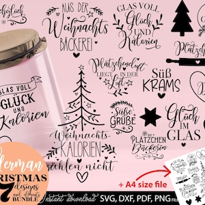 Großes Weihnachts SVG Bundle mit stilisierten Backmotiven, festlichen Sprüchen und modernen Weihnachtsbäckerei Designs in eleganter handgeschriebener Typografie. Enthalten sind kreative deutsche Texte wie „Glas voll Glück und Kalorien“, „Aus der Weihnachts Bäckerei“, „Plätzchenzeit“, „Süße Grüße“ und „Weihnachts Kalorien zählen nicht“. Die winterlichen Designs mit Keksen, Backrollen, Sternen und Weihnachtsbäumen eignen sich für personalisierte Geschenkgläser, Backmischungen, Keksdosen, Küchen.