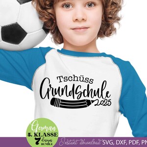 Graduation SVG bundle featuring German Tschüss Grundschule text designs with years 2025 to 2031 and pencil illustration elements. The typography combines playful handwritten style with school themed graphics, creating a meaningful graduation keepsake design. Perfect for creating t-shirts, gifts, school celebration items and DIY Cricut projects. Ideal for students finishing primary school and moving to the next stage, suitable for parents, teachers and graduation events.