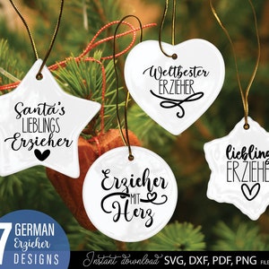 Erzieher SVG Bundle mit liebevollen deutschen Sprüchen wie „Bester Erzieher“, „Erzieher mit Herz“ und „Mit Freude wachsen“. Elegante und moderne Schriftzüge mit Herz-Elementen, ideal als Dankeschön für Erzieher im Kindergarten oder in der Kita. Perfekt geeignet für DIY Projekte wie Tassen, Shirts oder personalisierte Geschenke für Abschied, Weihnachten oder Wertschätzung im pädagogischen Bereich.