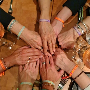 Textarmband, größenverstellbar, Stoffarmband, Bohostyle, Ibizastyle, Neonbänder, Freundschaftsbänder imagen 4