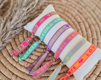 Tekstarmband, maat verstelbaar, stoffen armband, bohostijl, Ibizastijl, neonbandjes, vriendschapsarmbandjes