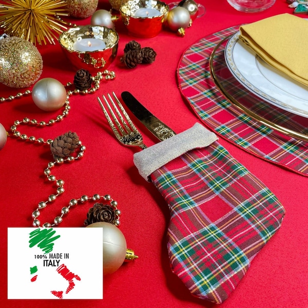 Ensemble de table de Noël anti-taches rouge or et tartan composé de nappe serviettes porte-couverts et set de table en tissu