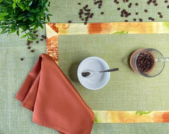 Set groene en oranje vlekbestendige placemats / Groene vlekbestendige ontbijtplacemats met bloemenprint / Groene placemats