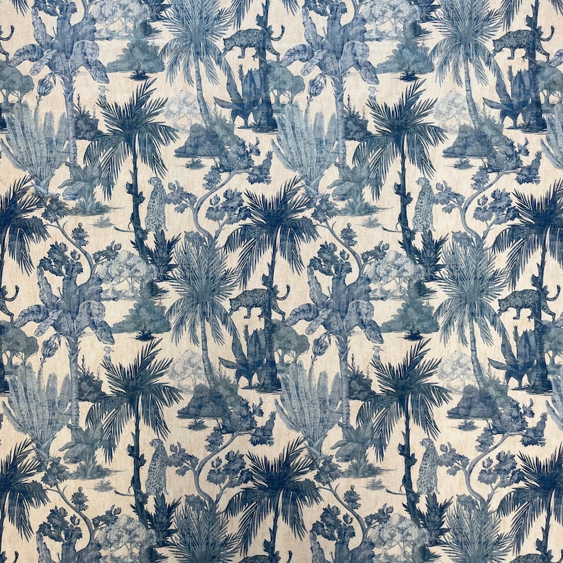 Tessuto fantasia jungle blu e beige 280 cm per borse / Jungle fabric blue beige 280 cm for bags”