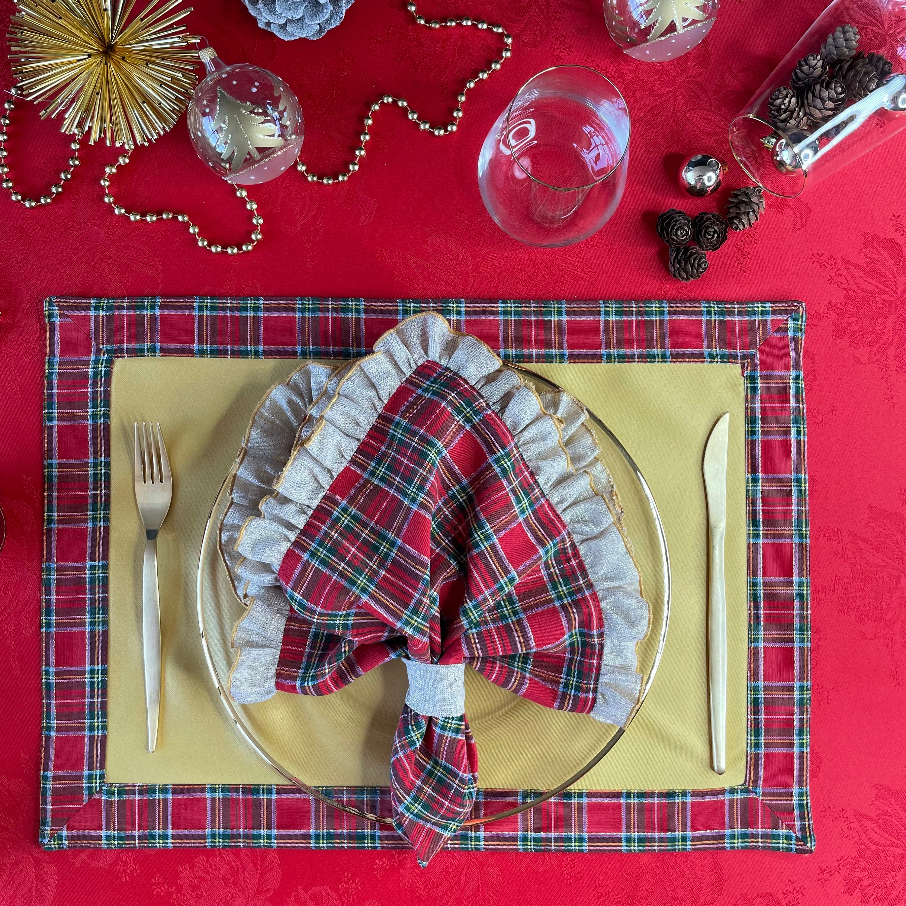 Tovagliette americane antimacchia, tovagliette natalizie rosse in tessuto  Tartan, set di 6 tovagliette 36x50 cm