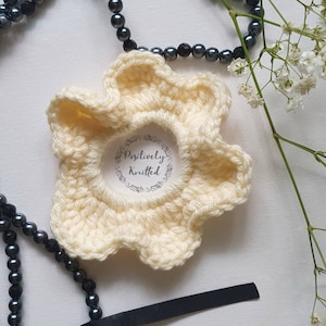 Scrunchy, scrunchies, hair ties, hair bobbins, hair accessories, knitted scrunchies, crocheted scrunchies, hand made hair tie, knit scrunchy