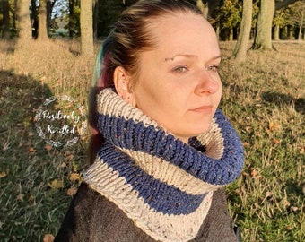 Vintage look hand knitted snood, stripy cream and blue snood, chunky knit loop scarf, stripy snood, soft cozy snood, warm winter loop scarf