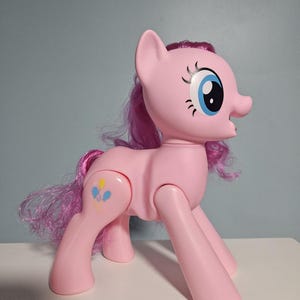 My Little Pony Oh My Giggles Pinkie Pie!