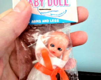 Vintage slapende babypop nog in de verpakking!