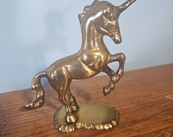 Unicornio de latón vintage