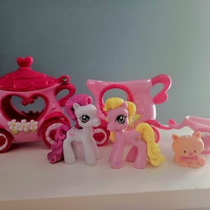 My Little Pony Ponyville Tea Cup Parade With Cupcake and