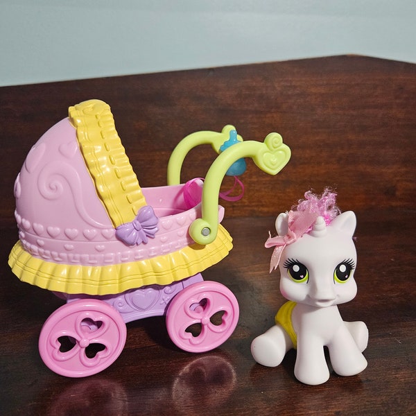 My Little Pony Newborn Sweetie Belle with Strolling Along Stroller