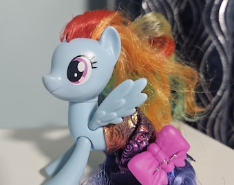 Modne style z serialu My Little Pony: Ląd i Morze Rainbow Dash!