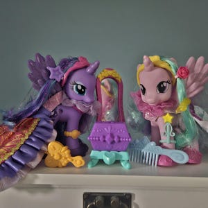 My Little Pony Princess Luna and Princess Celestia Fashion Style Playset almost complete!