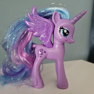 My Little Pony Princess Luna! Sparkle wings, sparkle horn!