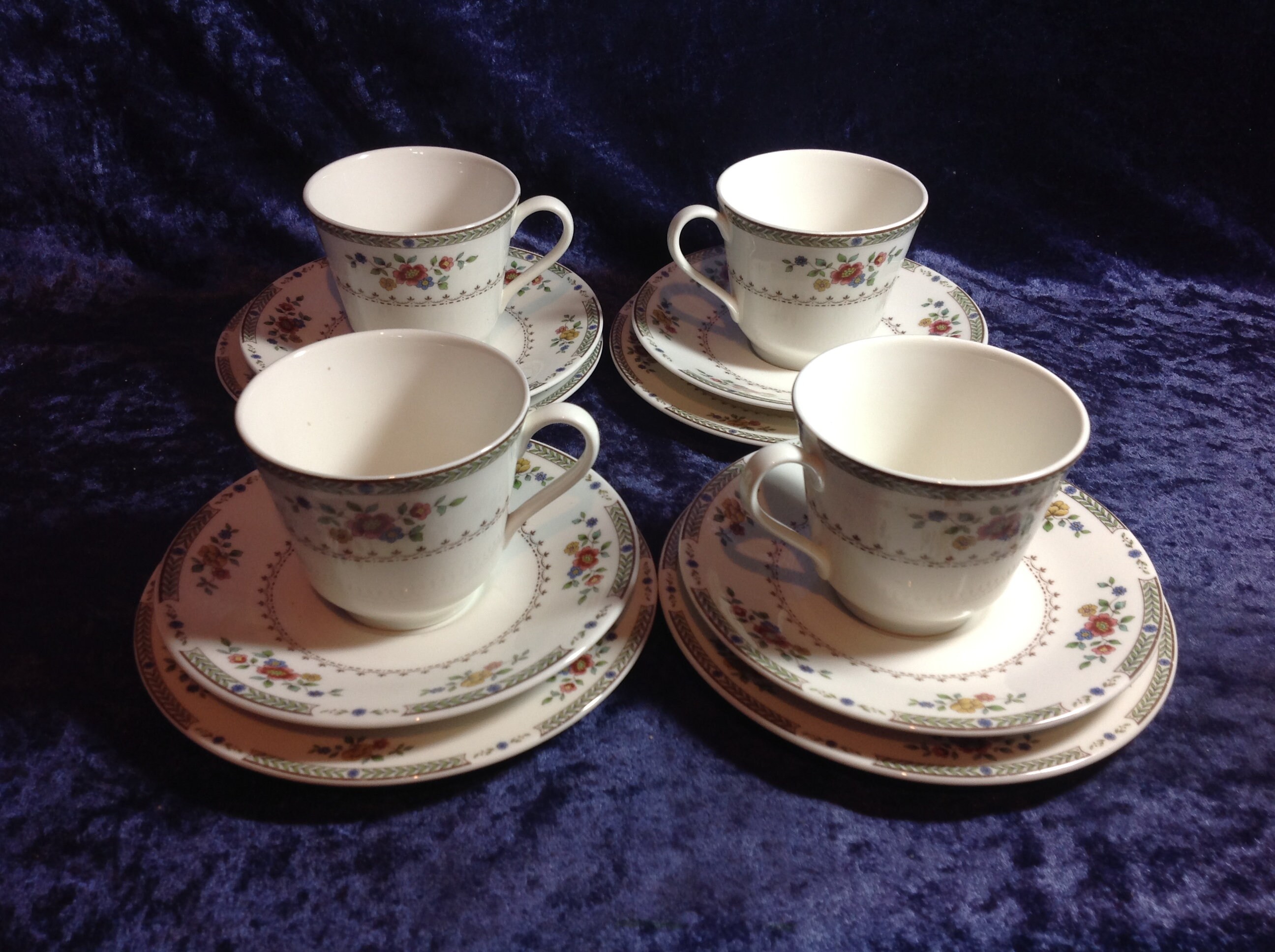 Set of 4 Royal Doulton Kingswood Tea Cup Saucer and Side Plate Etsy