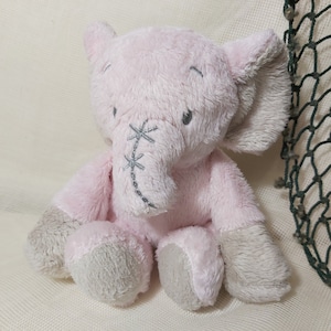 6" rosa Baby Elefant Tiny Treasures. Vintage Plüsch Elefant gestickter Rüssel. Alte Plüschkarte Factory Stofftier Baby Elefant