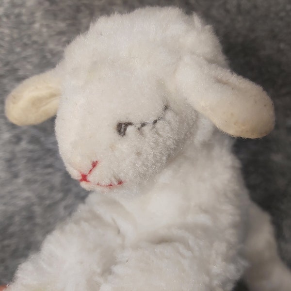 Vintage Steiff sleeping Lamb. Vintage Sheep Steiff. Lying lamb sleeping lamb Steiff