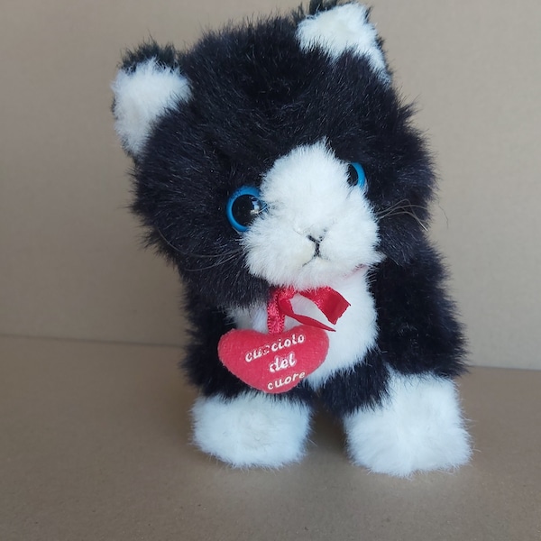 Plüsch schwarze Katze mit Herz. Cucciolo del cuore. Italienische Vintage Plüschkatze. Schwarz weiße Plüschkatze