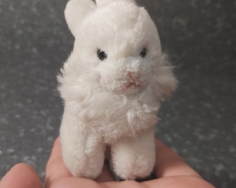 ホワイトアンゴラウサギのぬいぐるみ。バニー・トゥルーディ・スイート