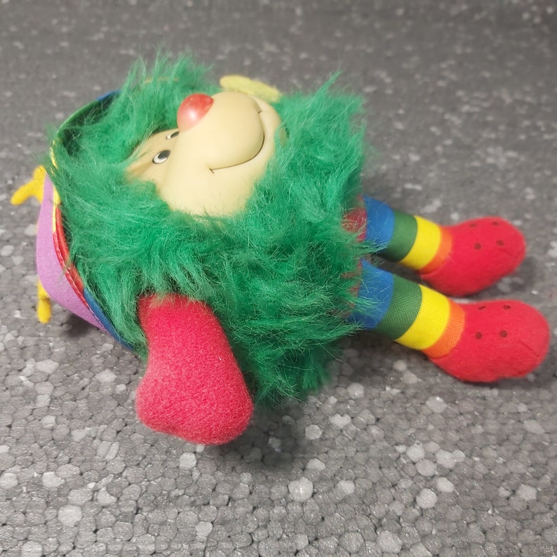 Rainbow Brite - Mattel by Emotions - Poupée 17cm - Lucky