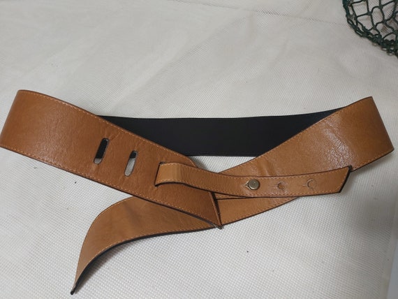 Etienne Aigner Belt Sash. Vintage Camel Womens Belt Sash  display picture 1