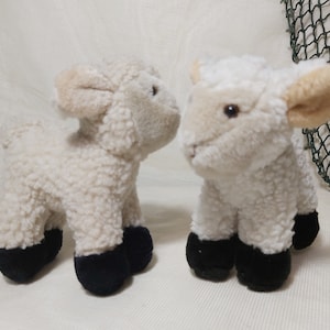 2PCs Vintage twins plush sheeps. Classic German vintage plush dolls for twins. Pluti Sonneberg stuffed plush black white sheeps. Mohair toys