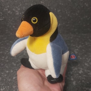 Small penguin plush. Vintage Trudi Mini Collection. Penguin stuffed animal. Penguin vintage plush. Penguin mini trudini. Bird plush